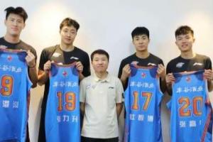 四川小老板：介入管理后发现 球员工资被挪于他用了