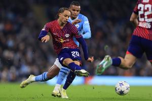 德天空：如果切尔西未来几小时内仍未报价，西蒙斯将加盟热刺