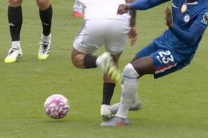 马雷斯卡：富勒姆进球前明显踢到查洛巴，第二球是对方手球犯规