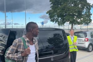 人麻了！绿帽哥：送杰克逊的飞机掉头返回，蓝军通知杰克逊上飞机