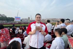 李雯雯受邀参加阅兵仪式：一生荣幸，愿祖国繁荣昌盛！