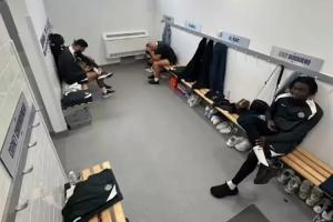 太阳报：切尔西让炸弹小队用单独厕所&更衣室，和一线队分开吃饭