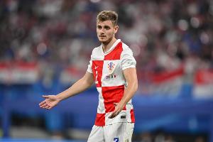 克媒：斯坦尼西奇因女儿出生缺席国家队比赛，下场踢黑山可能首发