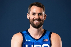 老骥伏枥！祝爵士老将凯文-乐福37岁生日快乐！