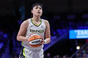 媒体人谈李月汝收购欧洲女篮球队：真不是个挣钱的事情 令人钦佩