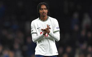 完成首秀！斯宾塞是首位公开信奉穆斯林的英格兰球员