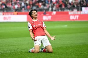 结束罢赛，兰斯官方：日本国脚中村敬斗承诺留队，将恢复训练