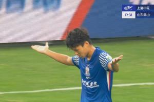 这球漂亮！！汪海健角球直接破门，做摊手庆祝！申花1-0泰山！