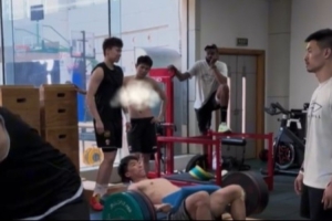 吴前等人出镜！浙江男篮晒球队训练视频：力量房️️