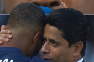 巴黎为金彭贝举办告别仪式，球员发表演讲泪洒现场