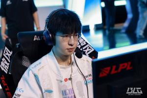 把哥哥当软柿子捏？Elk生涯六次在季后面对TES选用卡莉丝塔且全部获胜