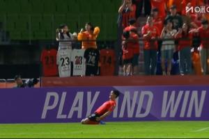 申花送对手队史亚冠首胜！江原首次踢亚冠，2-1逆转申花取开门红