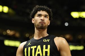 上赛季场均9.8分&一年合同！森林狼官方：球队签下前锋朱赞