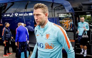 斯特克伦堡：当年被卢西奥撞进医院后他没来看望我，但斯内德来了