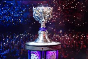 许多老面孔陆续退役或淡出行业，吧友们心中最喜欢的的选手是？