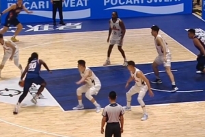 能突能投！香港金牛克罗斯全场8投6中 高效贡献17分5板2助！