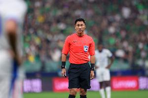 直播吧：足协申报2026国际裁判人选，马宁届时47岁将创最高龄纪录