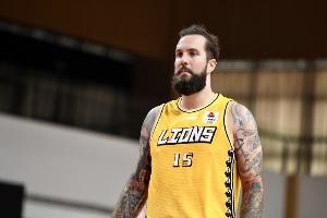 足篮两开花！前广厦外援拉杜利察加盟家乡足球队踢前锋