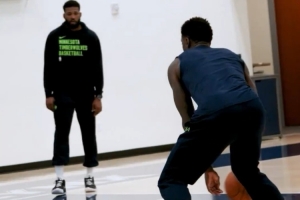 球队两大攻坚利器！森林狼官推晒爱德华兹和兰德尔一起训练视频