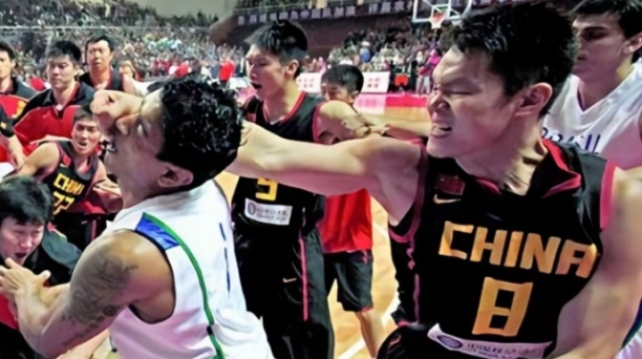 威姆斯晒视频重拳直击恶鼠面门：下一个是谁？网友回朱芳雨名场面