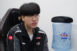 这发挥就是世一辅❗Kael神波比R造减员W反进场E控制，带队翻盘GEN