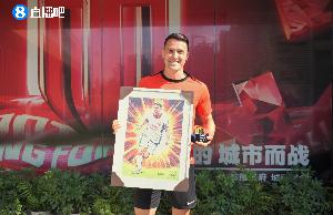 蓉城铁血队长！小吧为周定洋制作漫画人物海报，本人社媒点赞