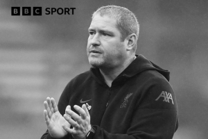 邮报：超过600人前来参加前利物浦女足主帅马特-比尔德的葬礼