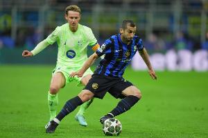 国米官方：姆希塔良左大腿半腱肌拉伤，预计伤缺一个月