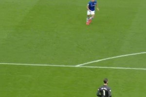 犹豫就会败北，德赫亚这球想太多了