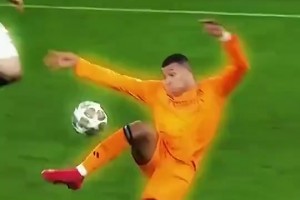 有人说他像亨利，甚至超越亨利！但他，只做历史的缔造者！