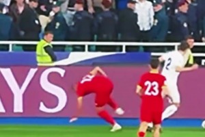 现场视角看胡桑诺夫”撤凳子“ 真的太聪明了！