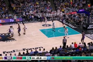 罗斯隆多前排围观学习！詹姆斯想追帽莫兰特，居然被腰王空中拉杆躲过