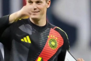 德国守护神！短短30秒，是他守护德意志战车的15年！