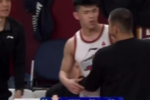 奶凶奶凶的！林葳当年比赛中生气示意换下 主帅西热拉都没拉住