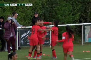 中国女足获得点球！方珍珠主罚命中先下一城！