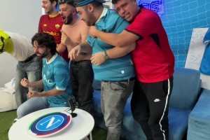 敌人的敌人，那不勒斯和罗马球迷共同庆祝国米不敌罗马