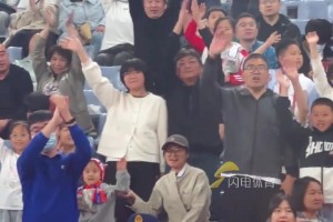 独属于山东人的浪漫，510名劳模和一线劳动者现场观看齐鲁德比