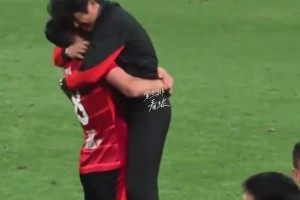 拿下榜首大战，赢球后队长周定洋和主教练徐正源激情庆祝!