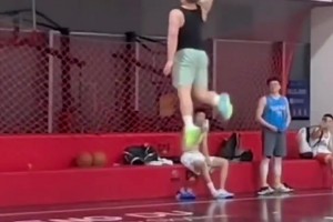 赶上了金元时代的球员，买提江和他的迈凯伦GT