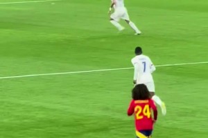 登贝莱亲眼目睹亚马尔破门全过程，金球的归属他自己也不确定了吧