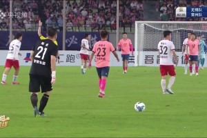 常州比赛解说员嘲讽：水平太烂让人不敢恭维，这就是业余球员