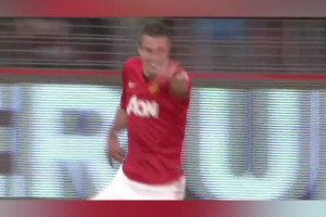 鲁尼长传连线范佩西！造就了一粒载入英超史册的世界波！