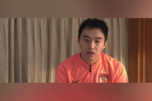 冯潇霆曾落泪回应致命失误！全国都在骂他回家都不敢出门！