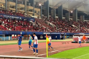 泰山队遗憾收获平局！球员落寞，球迷高唱助威歌