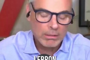 美媒怒喷：湖人管理层就是坨--，在得到詹姆斯之前，他们烂了很多年