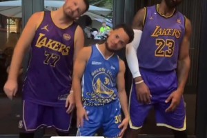 外国球迷山寨詹姆斯库里东契奇，没想到越看越像