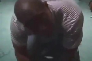 篮球之神就是篮球之神！当年魔术师竟然在镜头前跪求乔丹复出