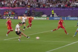 太神了！女足欧洲杯巴萨女足门将神奇两连扑！拒绝德国绝杀！