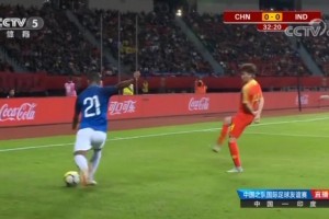 当年国足0-0闷平印度！这一幕把我看傻了 27亿人找不出会踢球的？