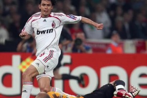 一个活在越位线上的危险前锋！放现在VAR都得看半小时！